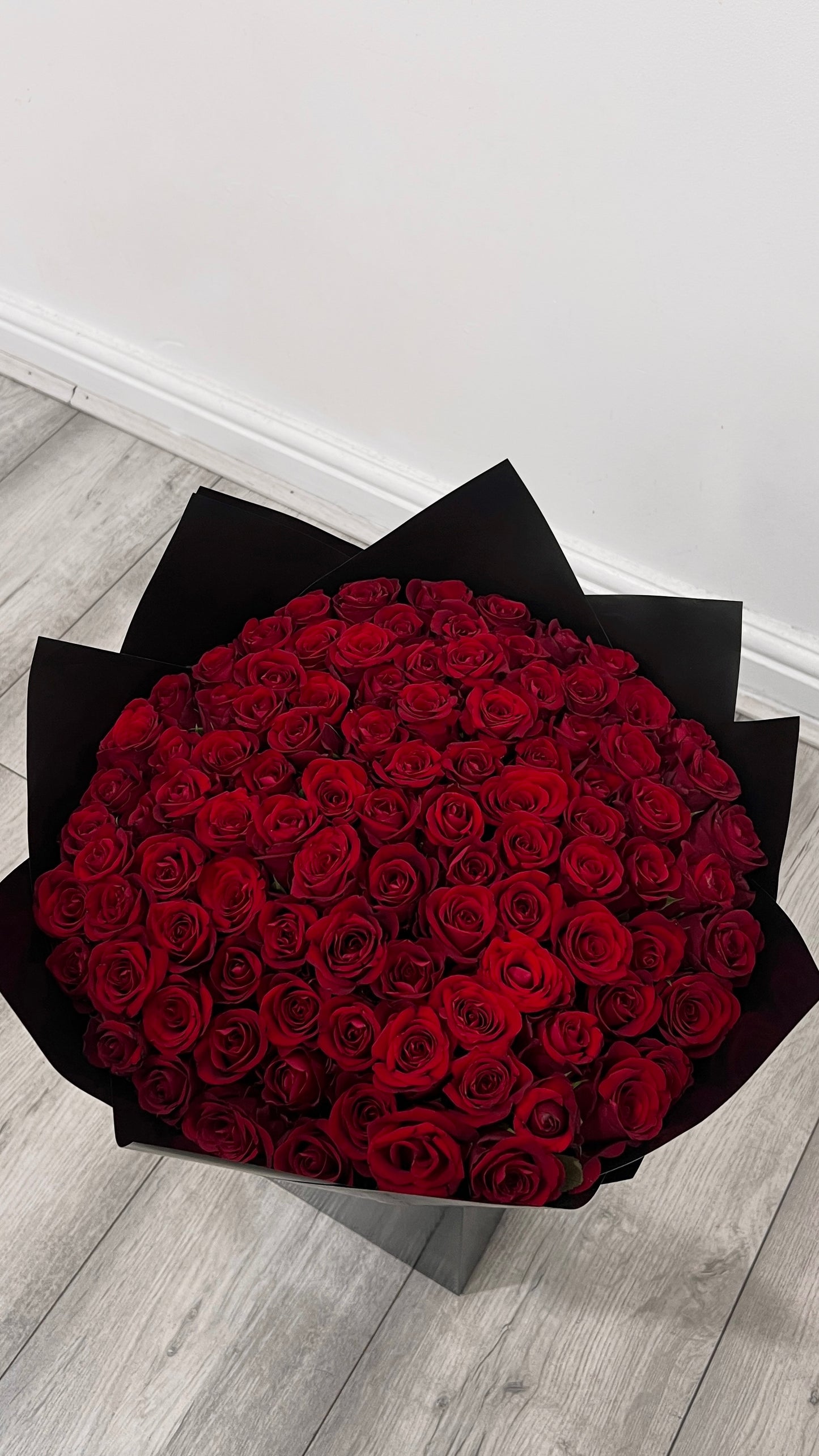 100 Classic Red Rose Bouquet (Same Day Availibility)