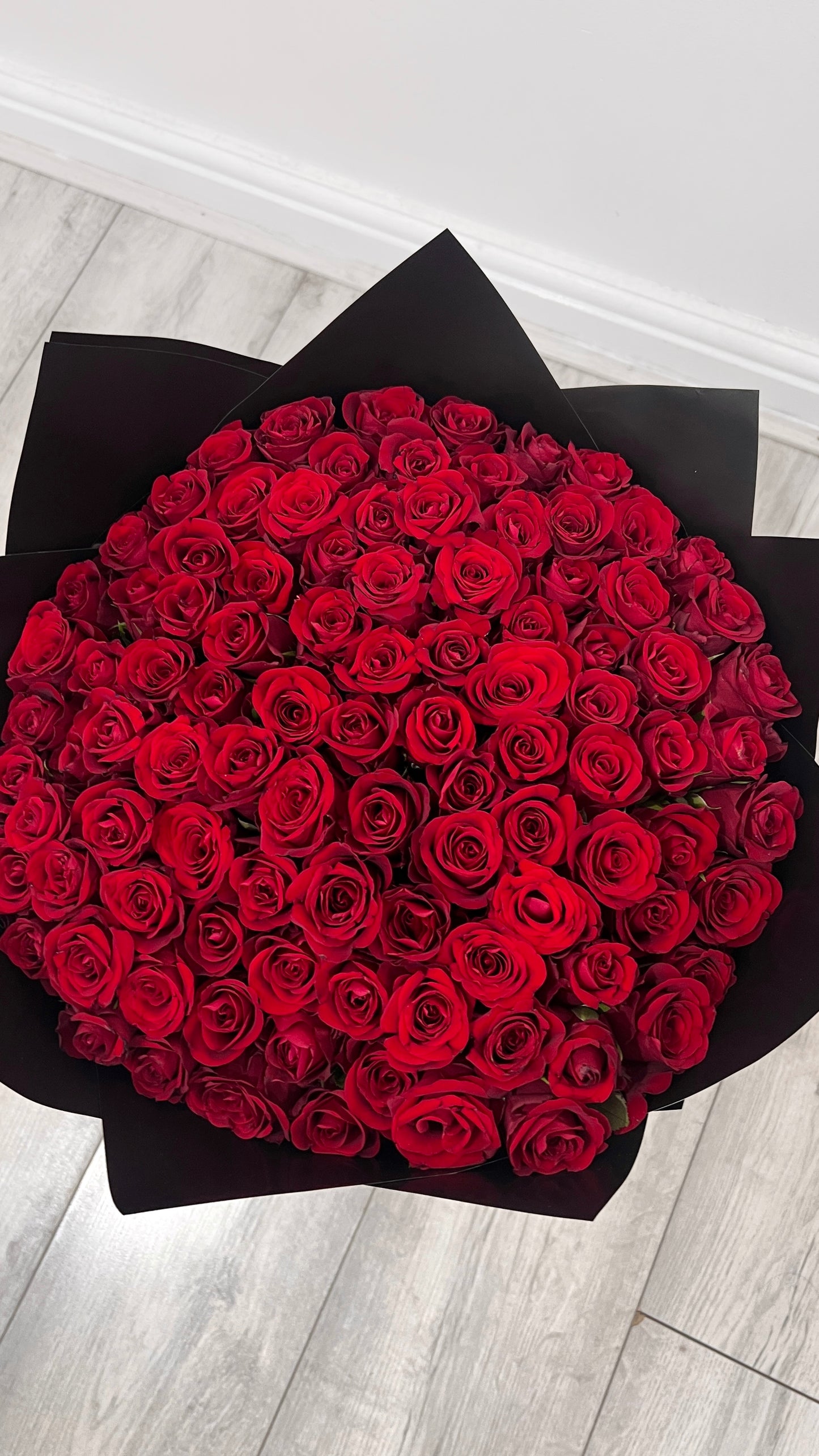 100 Classic Red Rose Bouquet (Same Day Availibility)