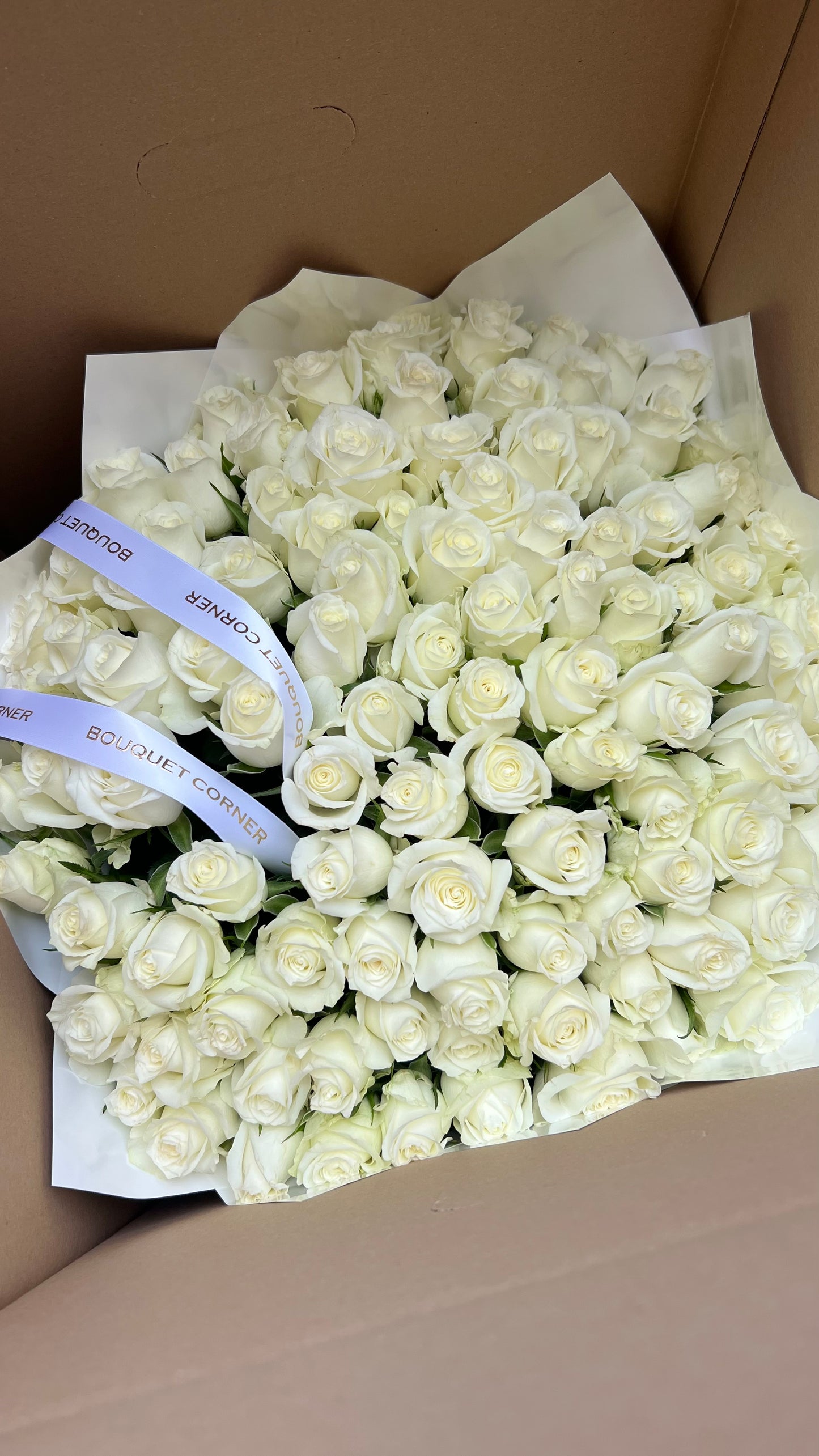 100 White Rose Bouquet