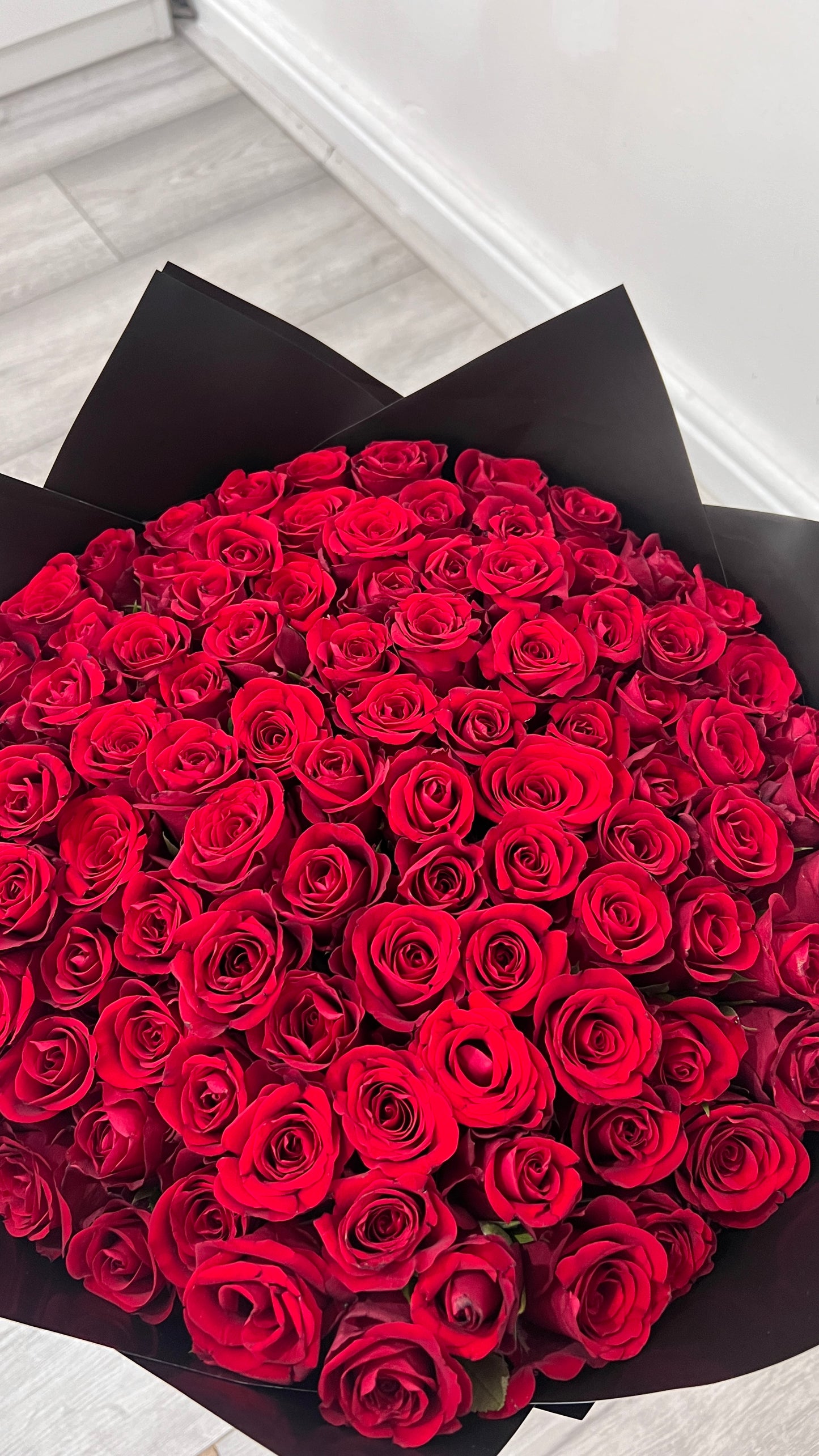 100 Classic Red Rose Bouquet (Same Day Availibility)